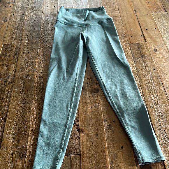 Alo yoga 7/8 airbrush legging in seagrass - Picture 1 of 3